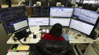 مكاسب محدودة للأسهم الآسيوية بدعم من قطاع التكنولوجيا وسط مخاطر جيوسياسية