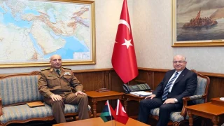 تحطم طائرة رئيس أركان الجيش الليبي في أنقرة بعد اصطدامها بمرتفع جبلي: التقرير الأولي ينفي تحطمها جواً