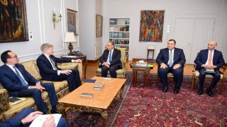 وزير الخارجية المصري يبحث مع المبعوث الأممي تطورات الأزمة اليمنية