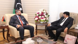 سفير ليبيا لدى مصر لـ”العربي الأفريقي”: تحالف مصري ينفذ عددا من المشروعات الليبية العملاقة بقيمة 10 ملايين دولار