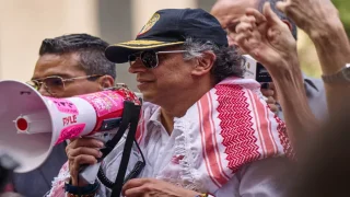 تصعيد جديد بين الأمريكتين .. بيترو يهدد بحمل السلاح ردًا على تهديدات ترامب