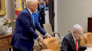 نتانياهو يهدد إيران: لن نسمح بإعادة بناء برنامجها الصاروخي والنووي