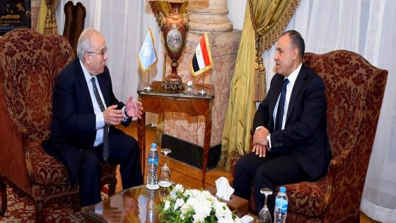 مصر تناقش مع المبعوث الأممي جهود السلام في السودان