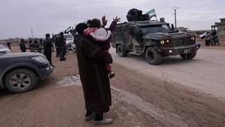 قوات الأمن السورية تدخل القامشلي استعدادًا لتسلم المطار والمراكز الحكومية بموجب اتفاق مع «قسد»