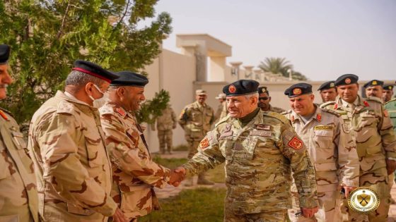 إقبال واسع على التسجيل في قوة الشرطة الانتقالية بغزة وسط تحديات أمنية وخلافات سياسية