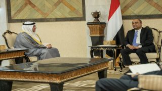 الأمين العام لمجلس التعاون يبحث مع رئيس وزراء اليمن تطورات الأوضاع وجهود دعم الاستقرار