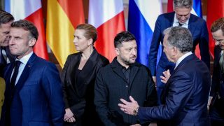 واشنطن وكييف تبحثان سلاماً قبل مارس… وخلاف الأراضي يعقّد الاتفاق