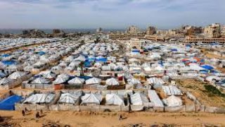 بدء إزالة جبال من النفايات من غزة