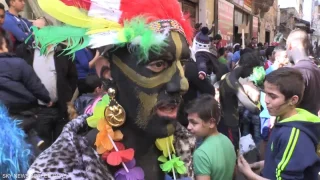 ألوان وطبول ووجوه مطلية… “الزامبو” أغرب مهرجان في لبنان