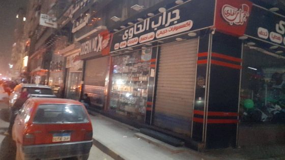 تحايل واسع واستياء شعبي مع بدء تطبيق الإغلاق المبكر للمحال في مصر
