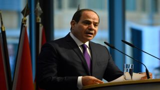 اتصال بين عبد الفتاح السيسي وأنور إبراهيم يؤكد رفض التصعيد ويدعم تعزيز التعاون المصري الماليزي