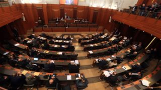 مجلس النواب اللبناني يمدد ولايته لمدة عامين