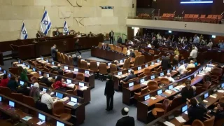 الكنيست يصوّت على ميزانية 2026 بزيادة كبيرة للدفاع وسط انتقادات داخلية