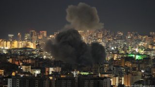 إجلاء أكثر من 100 إيراني من لبنان بطائرة روسية مع تصاعد الحرب بين إسرائيل و«حزب الله»