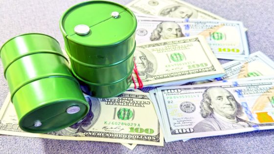 توتر في هرمز يعيد الجدل حول هيمنة الدولار على أسواق النفط