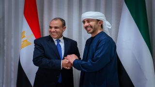 مصر تؤكد تضامنها مع الإمارات خلال لقاء عبدالله بن زايد ووزير خارجيتها