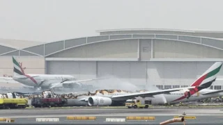 اضطراب الملاحة الجوية في دبي وقفزة في أسعار الذهب والنفط