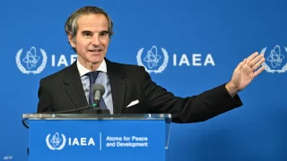 جروسي: تحديد مدة تعليق تخصيب اليورانيوم في إيران قرار سياسي وسط تعثر المحادثات مع واشنطن