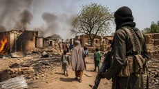 مقتل 29 شخصاً في هجوم مسلح بولاية أداماوا شمال شرق نيجيريا وتصاعد عمليات الخطف