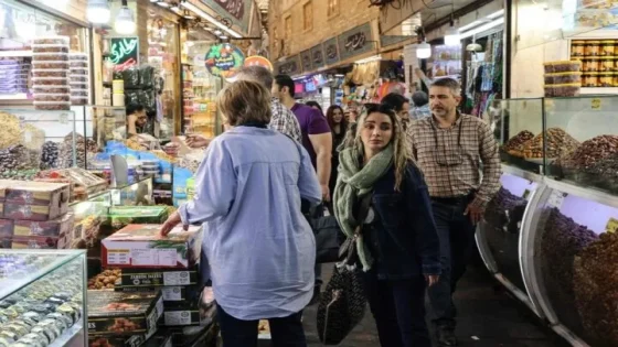 الحرب تفاقم أزمة الاقتصاد الإيراني: تضخم قياسي وغلاء يرهق المواطنين