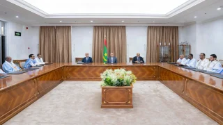 الرئيس الموريتاني يستبعد الترشح لولاية ثالثة ويرفض تعديل الدستور