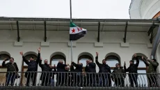 بدء محاكمة عاطف نجيب في دمشق وملاحقات مستمرة لرموز النظام السابق