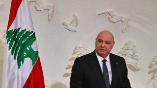 رئيس لبنان يدعو لمفاوضات مع إسرائيل لتجنب مصير جنوب البلاد مثل غزة