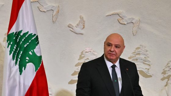 رئيس لبنان يدعو لمفاوضات مع إسرائيل لتجنب مصير جنوب البلاد مثل غزة