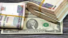 “ربكة الدولار” تربك الأسواق المصرية وتضغط على معيشة الأسر