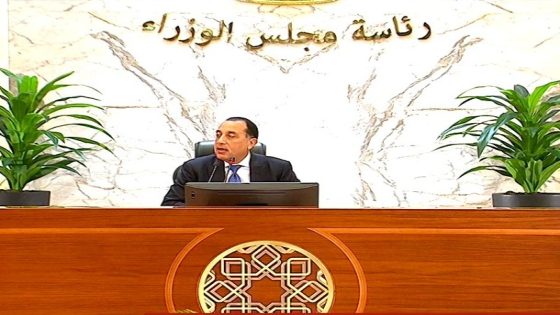 مصر تمدد ساعات عمل المحال حتى 11 مساءً حتى نهاية أبريل مع تراجع أسعار الوقود