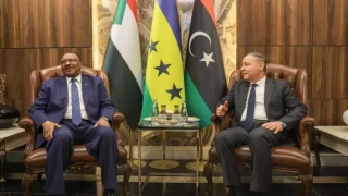 ليبيا والسودان يبحثان تعزيز التنسيق ودعم الاستقرار في المنطقة
