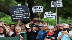 إدارة ترامب تدرس رفع سقف اللاجئين مع أولوية لبيض جنوب إفريقيا