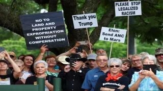 إدارة ترامب تدرس رفع سقف اللاجئين مع أولوية لبيض جنوب إفريقيا