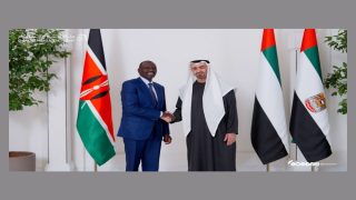 محمد بن زايد والرئيس الكيني يبحثان تعزيز التعاون والتطورات الإقليمية