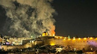 اندلاع حريق في منطقة حائط البراق غرب المسجد الأقصى