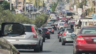 نازحو لبنان يعودون إلى جنوبهم المدمر وسط مخاوف من انهيار الهدنة