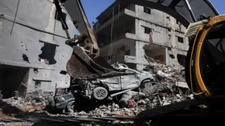 غارة إسرائيلية تستهدف أكبر مجمع للبتروكيماويات جنوب إيران