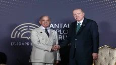 أردوغان وشهباز شريف يبحثان تعزيز العلاقات والتطورات الإقليمية والدولية