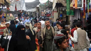 أزمة مالية خانقة تضرب الحوثيين وتفاقم التدهور الخدمي في اليمن