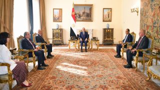 السيسي يبحث مع الجزائر وتونس تعزيز التعاون والتنسيق الإقليمي ودعم استقرار ليبيا