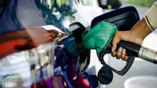 هدوء حذر يعود إلى جزر القمر بعد تعليق زيادة أسعار الوقود وسط استمرار الغضب الشعبي