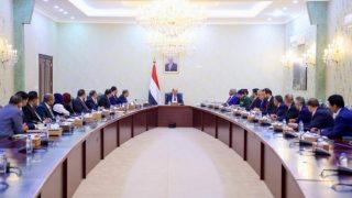الحكومة اليمنية تضع الأمن والخدمات في صدارة أولوياتها وسط تحديات إقليمية متصاعدة