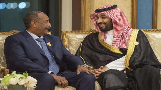 السعودية تدين الهجوم مطار الخرطوم، والسودان تتهم الإمارات 