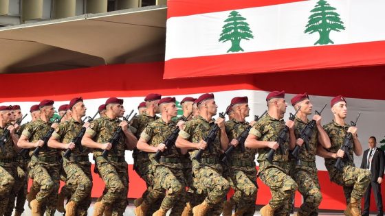 إسرائيل تقصف مواقع للجيش اللبناني وتنذر بلدات جنوبية بالإخلاء