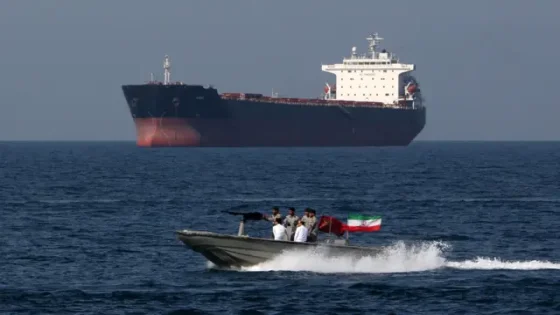 البحرية الإيرانية تطلق صواريخ تحذيرية على سفن أمريكية في مضيق هرمز