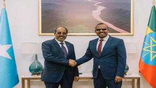 الرئيس الصومالي يبحث مع آبي أحمد تعزيز التعاون والأمن الإقليمي وسط تحديات سياسية داخلية