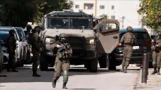 قوات الاحتلال تداهم منزلاً في ترمسعيا وتحتجز 3 فلسطينيين بعد هجوم للمستوطنين