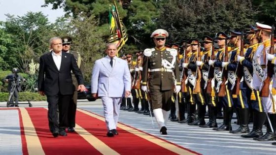 الرئيس الإيراني يتوجه إلى باكستان لبحث الوساطة مع واشنطن وباكستان تؤكد على نجاح الهدنة