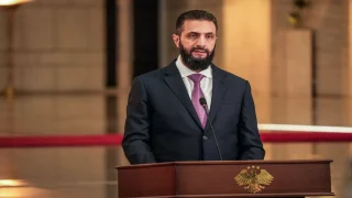واشنطن تبدأ شطب سوريا من قائمة الإرهاب.. ولقاء بين ترامب والشرع على هامش قمة الناتو