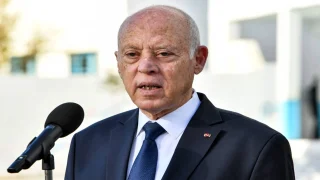 احتجاجات في تونس بالذكرى الخامسة لإجراءات قيس سعيد وسط أزمة معيشية وموجة حر غير مسبوقة